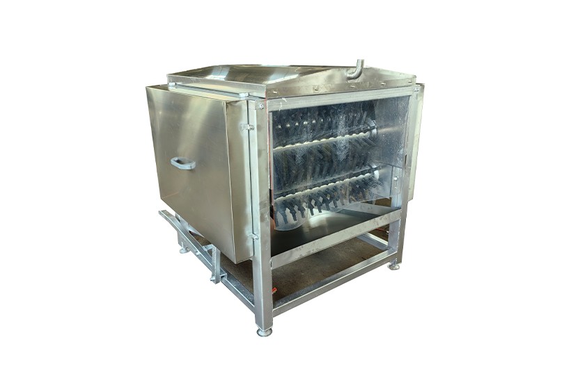 Plucking machine